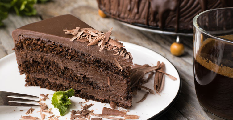 Çikolatalı Pasta Tarifleri Nelerdir? Kreması, Modelleri ve Yapımı